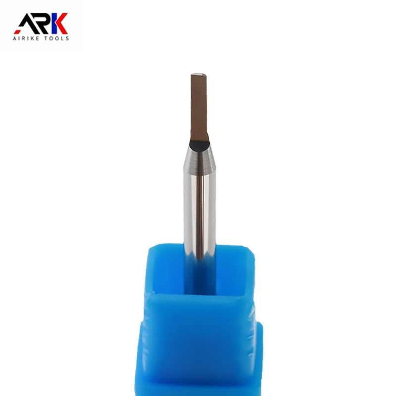 Zongyedak azaltzen du - Erlojuaren orratzen noranzkoan edo erlojuaren kontrako noranzkoan biraketa egurra lantzeko fresatzeko?